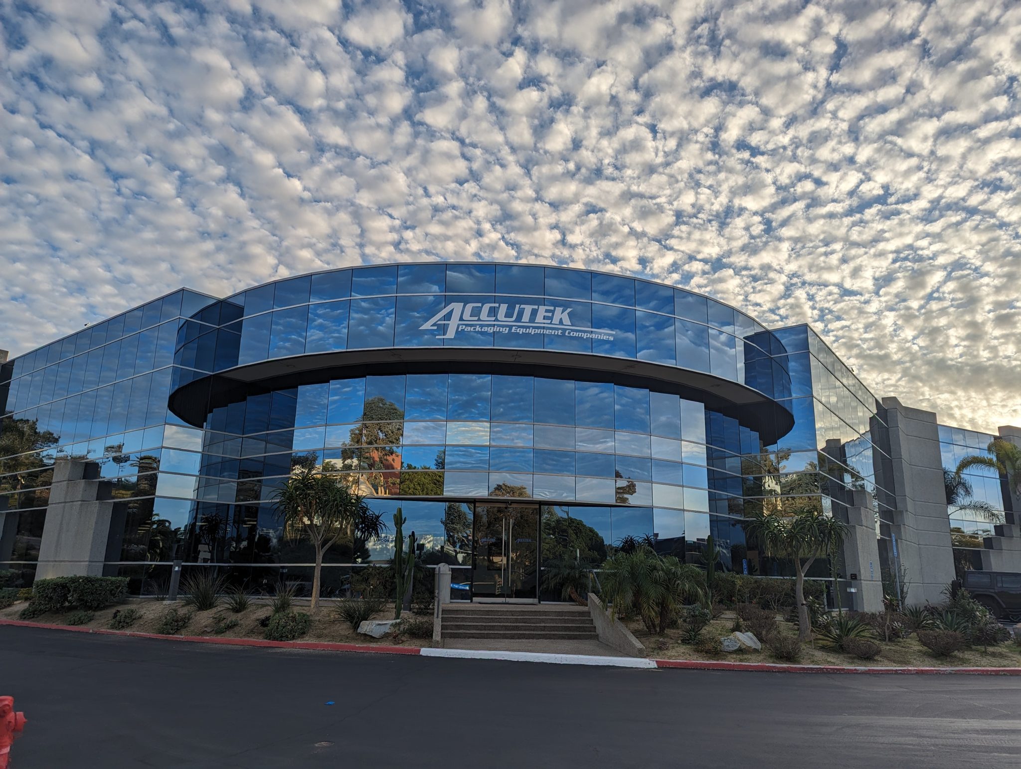 AUTOMATIC INDUCTION SEALER Accutek Packaging Equipment